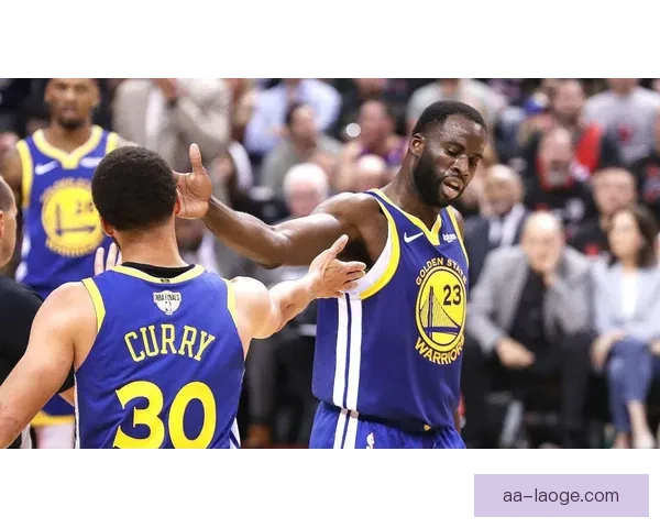 中国男足凭借净胜球奇迹般晋级世预赛最终轮拼劲敌展现顽强斗志